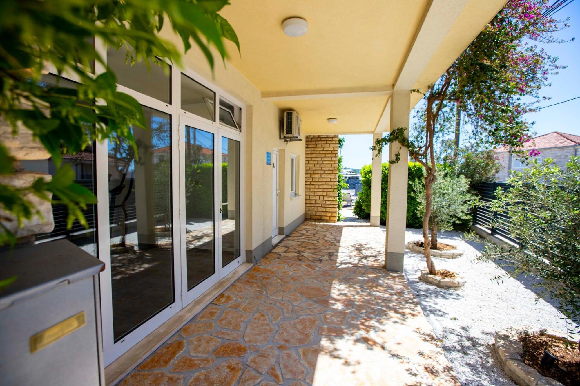Apartment Laura Trogir Exterior foto